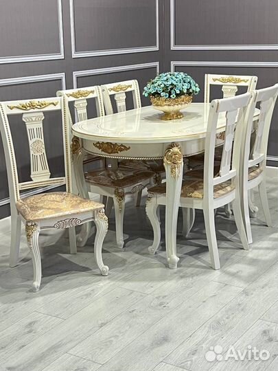 Стол со стульями