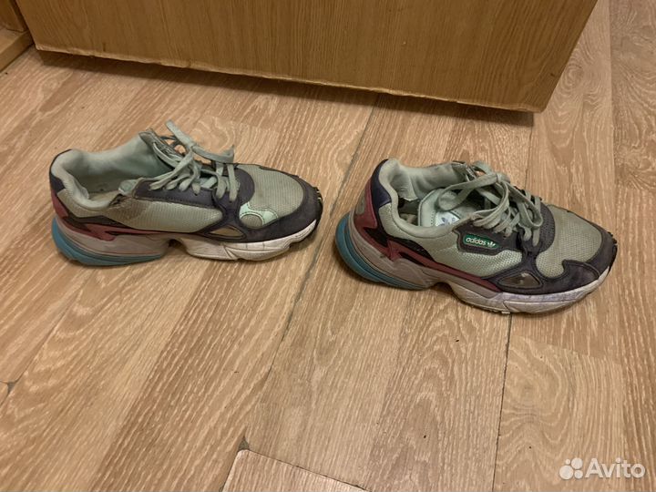 Кроссовки adidas falcon