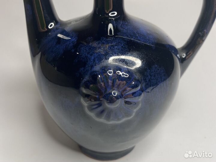 Глиняный кувшин старинный