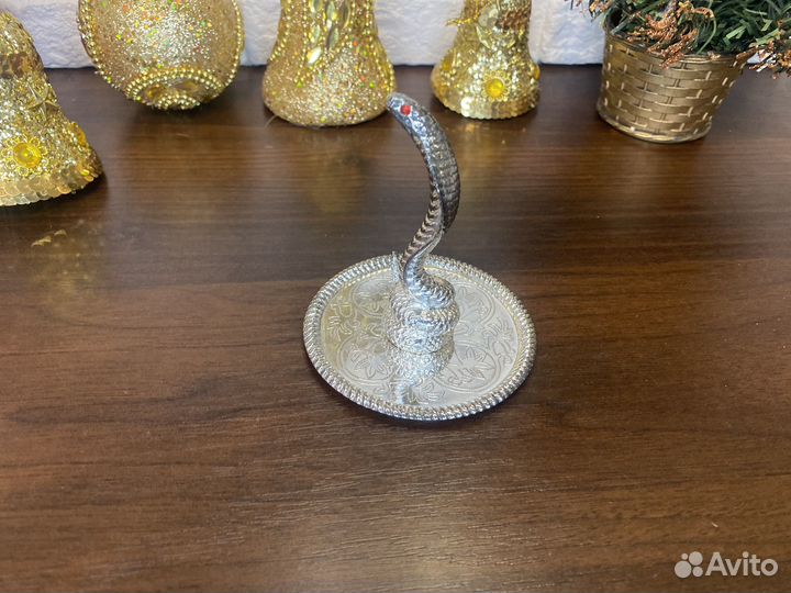 Подставка для украшений Змея