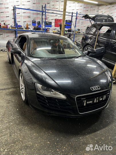 Разбор на запчасти Audi R8 V8 4.2FSI (2007-2012)