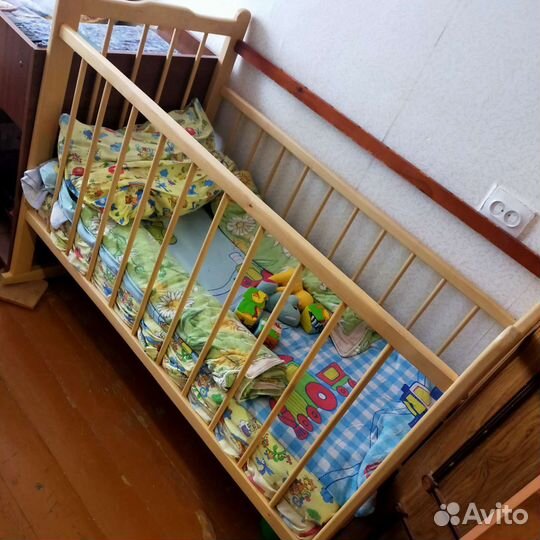 Детская кроватка