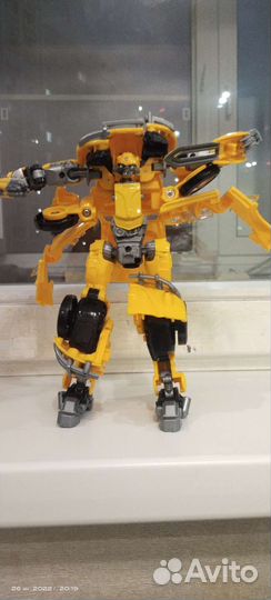 Робот машина Бамблби