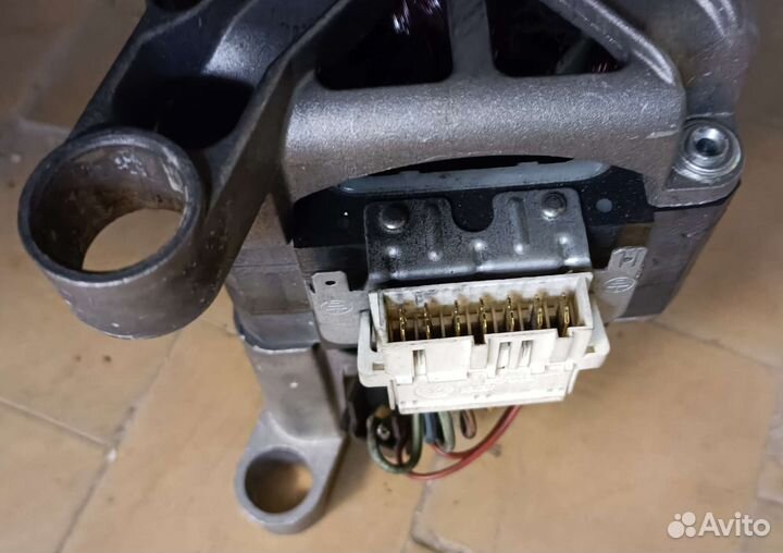 Двигатель стиральной машины