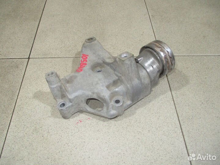 Кронштейн кондиционера VW Polo Sedan