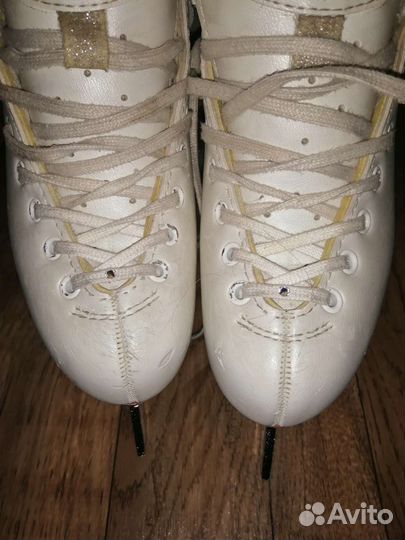 Фигурные коньки edea