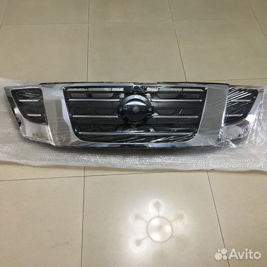 Nissan Patrol Y62 Решетка радиатора G3ZW1