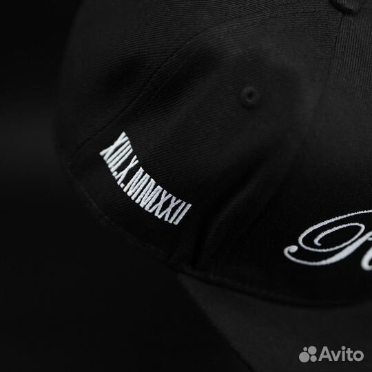 Машинная вышивка на кепках