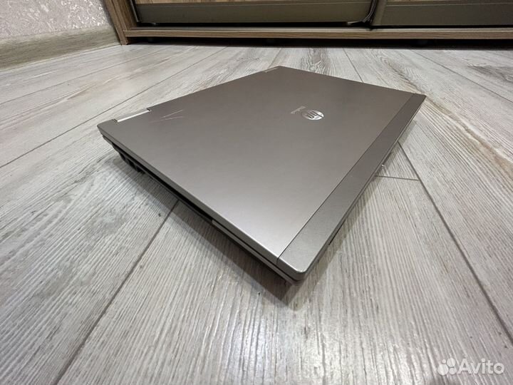 Металлический HP elitebook 2540P(core I7+SSD120GB)
