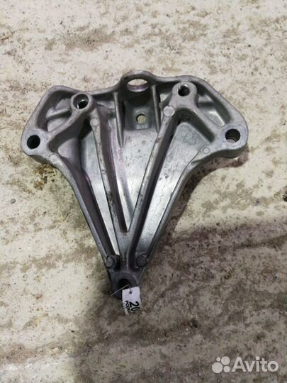 Кронштейн кпп Volkswagen Golf 6 1K0199117BB