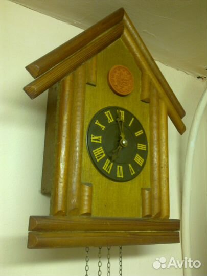 Часы с кукушкой (много разных видов)