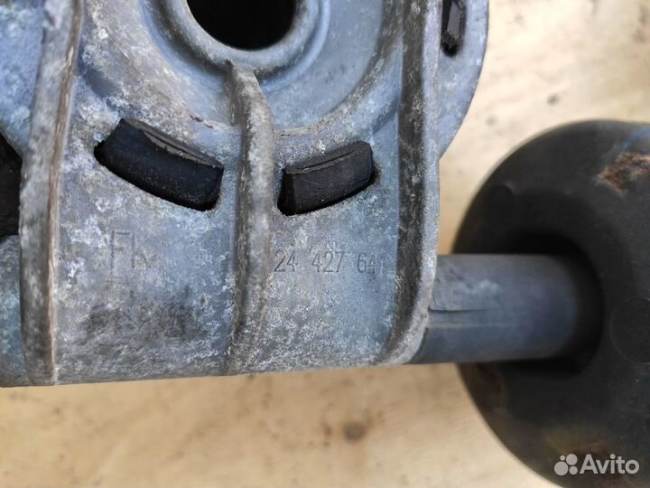 Опоры двигателя Z19DT АКПП Опель Зафира Б Астра Н