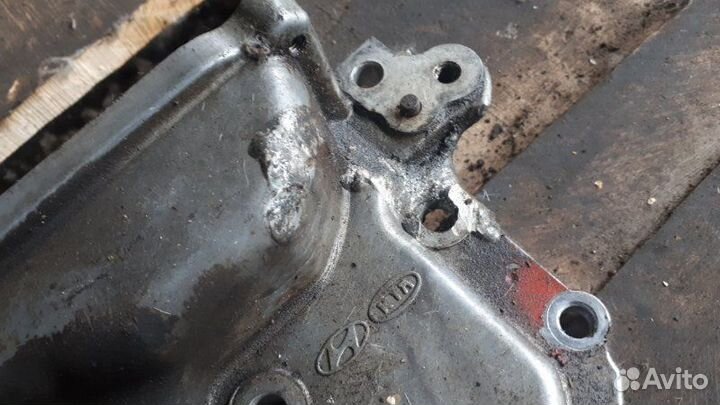 Крышка двигателя передняя Kia Rio QB G4FA 2011