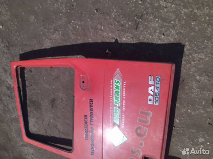 Дверь передняя правая DAF XF 105 2010