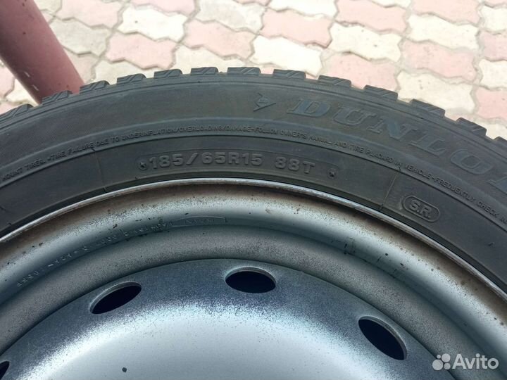 Dunlop SP Winter Ice 01 185/65 R15 88T