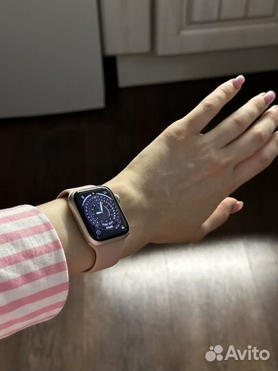 Часы Apple Watch SE