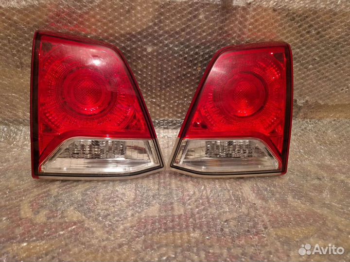Фонари Land Cruiser 200 12-15г