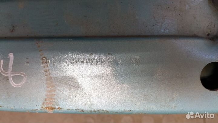 Усилитель бампера передний Opel Meriva