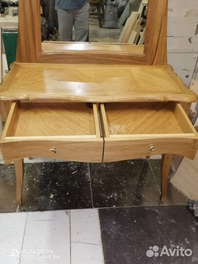 Трюмо из массива дуба