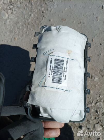 Подушка безопасности в торпедо Dodge Caliber