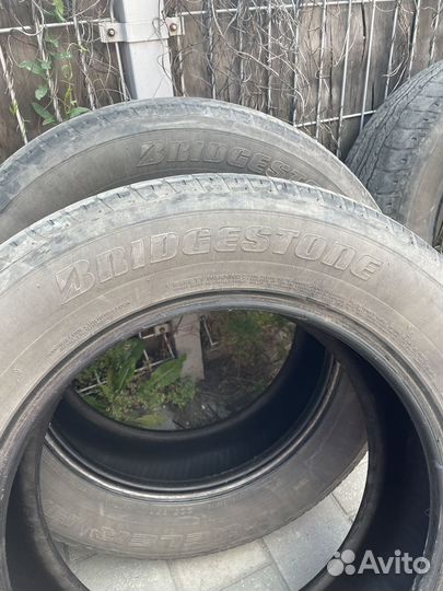 Bridgestone Dueler H/T 687 225/65 R17