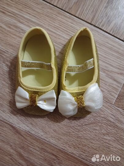 Платье для девочки + пинетки