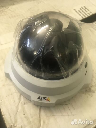 Axis M3204 Купольная сетевая видеокамера