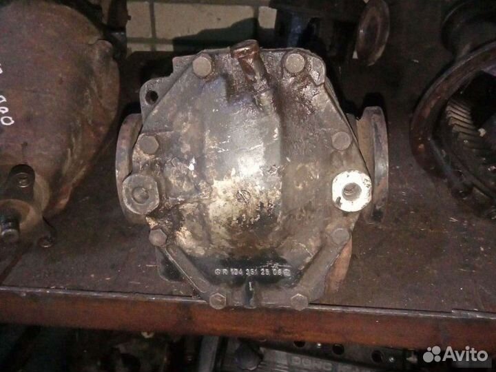 Редуктор Mercedes-Benz E-Class W124