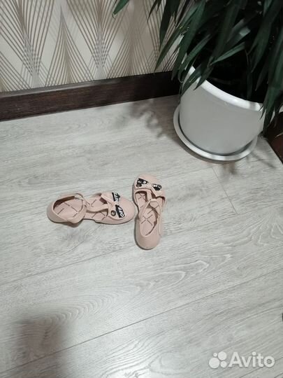 Обувь для девочки