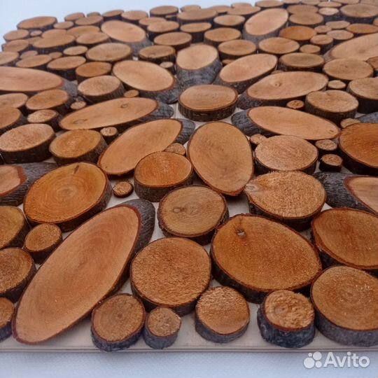 Панно из спилов дерева