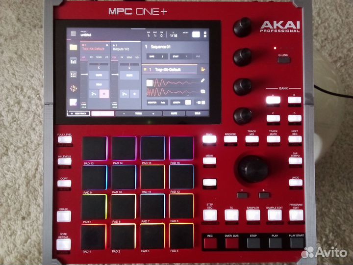 Грувбокс Akai MPC One +