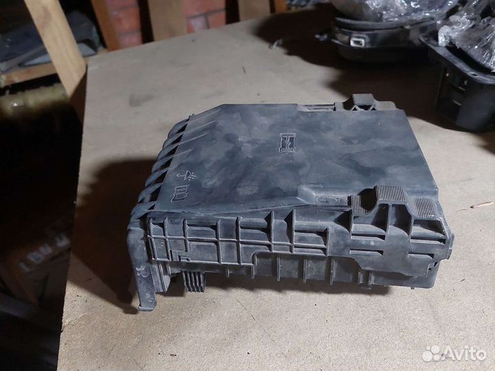 Блок предохранителей Vw Golf 6