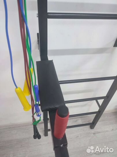 Шведская стенка с турником и брусьями