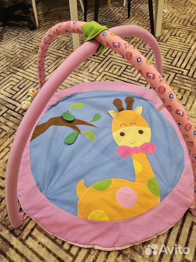 Игрушки пакетом малышам с рождения + коврик