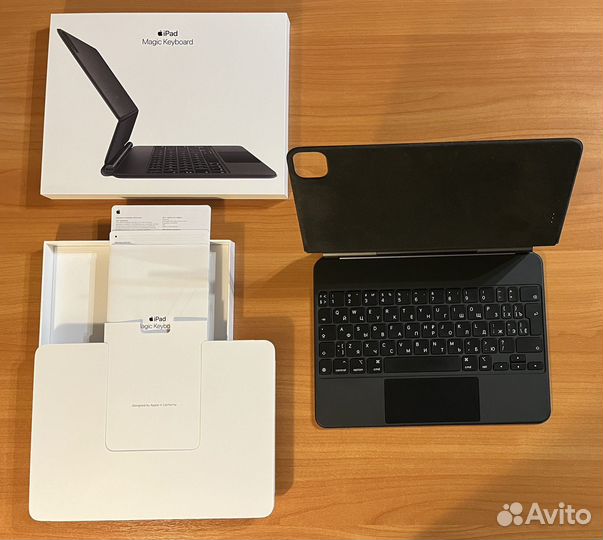 Magic Keyboard для iPad 11