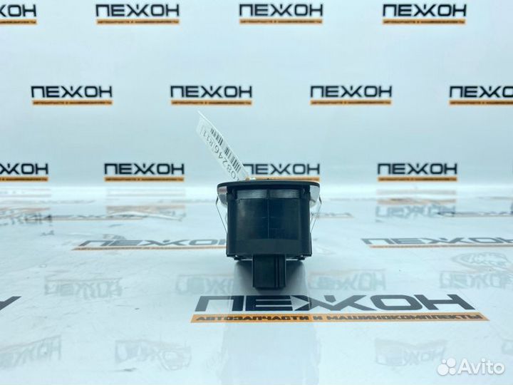 Кнопка стеклоподъемника Maserati Levante 3.0