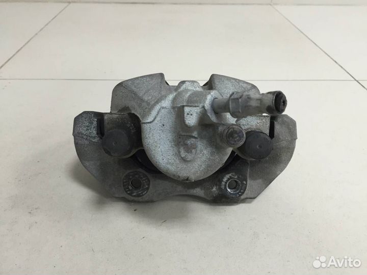 Суппорт передний правый Ford Focus 2 DB 2008-2011