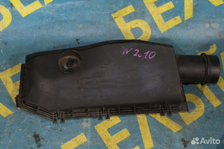 Корпус воздушного фильтра Mercedes-Benz W210