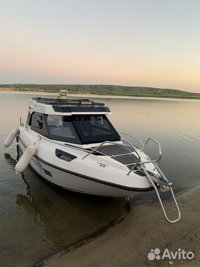 Катер Grizzly 600 cabin
