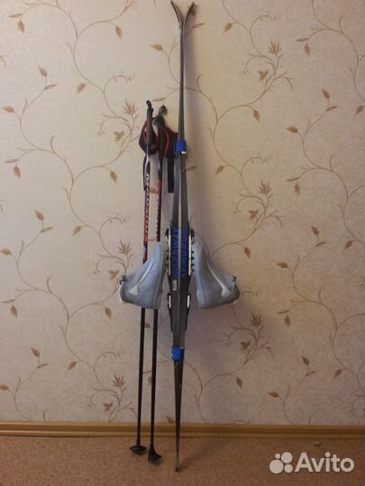 Лыжи комбинированные новые + ботинки
