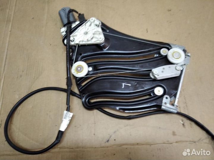 Стеклоподъемник задний левый w171 SLK-class 271