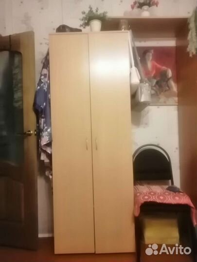 Набор мебели шкаф, стол, тумбочка