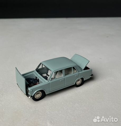 Модель автомобиля 1:43 ваз 2101