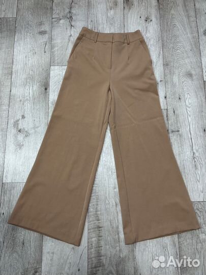 Брюки бежевые широкие