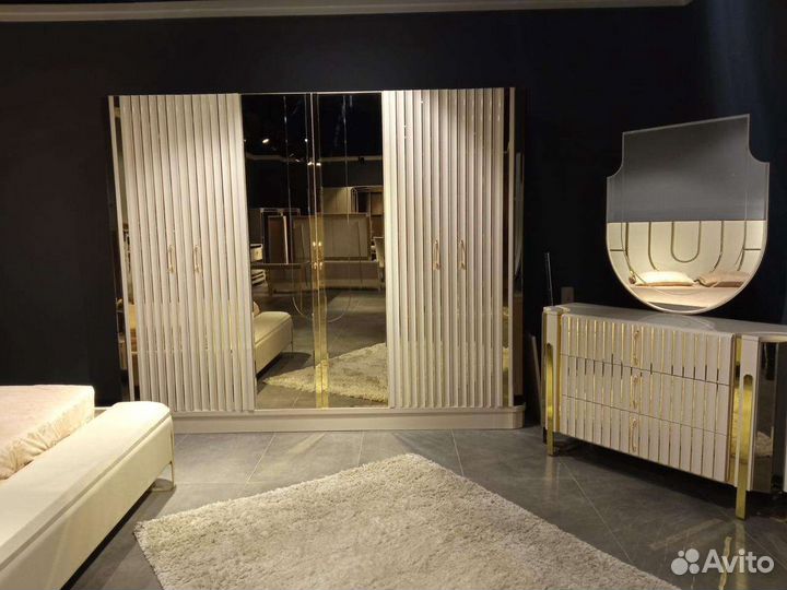 Спальный гарнитур