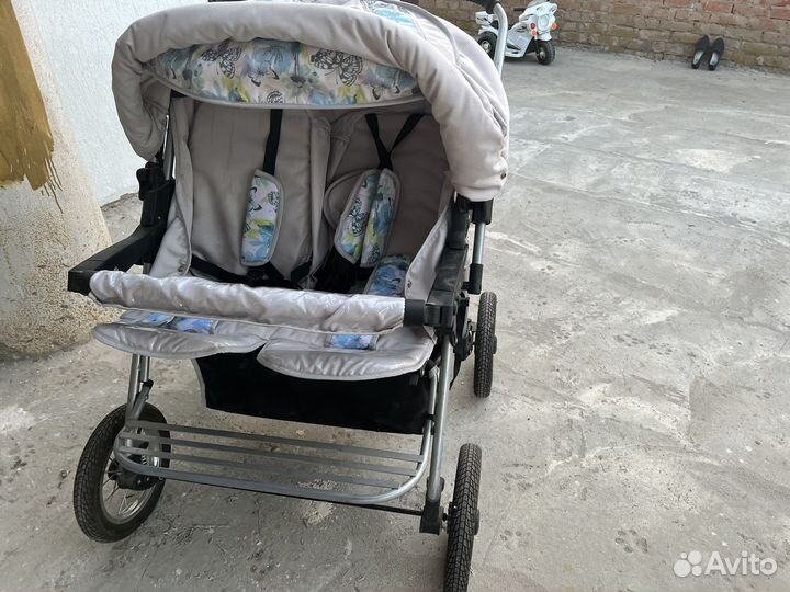 Коляска для двойни santa cruz