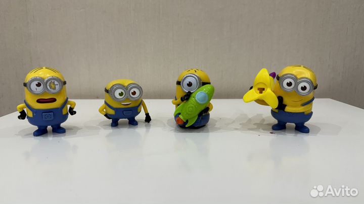Игрушки из Макдональдса Миньоны и др