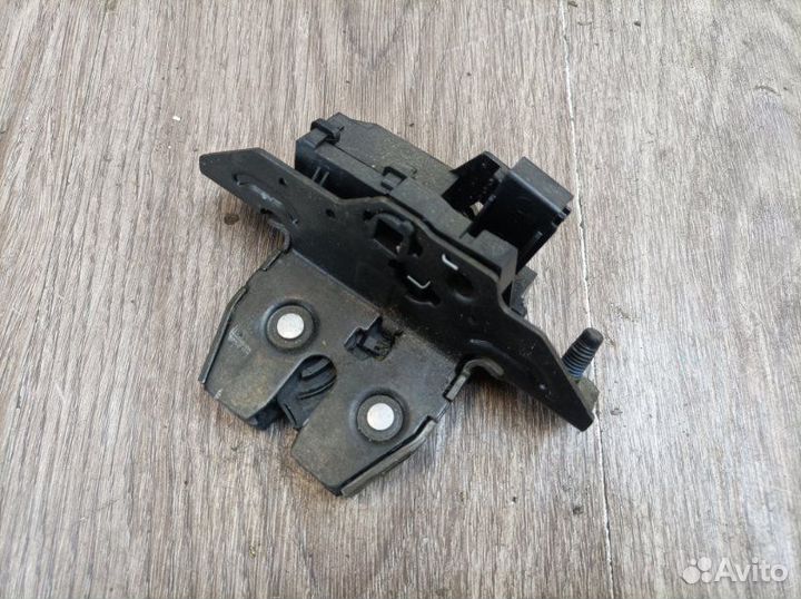 Замок крышки багажника Opel Astra J хетчбэк 5дв