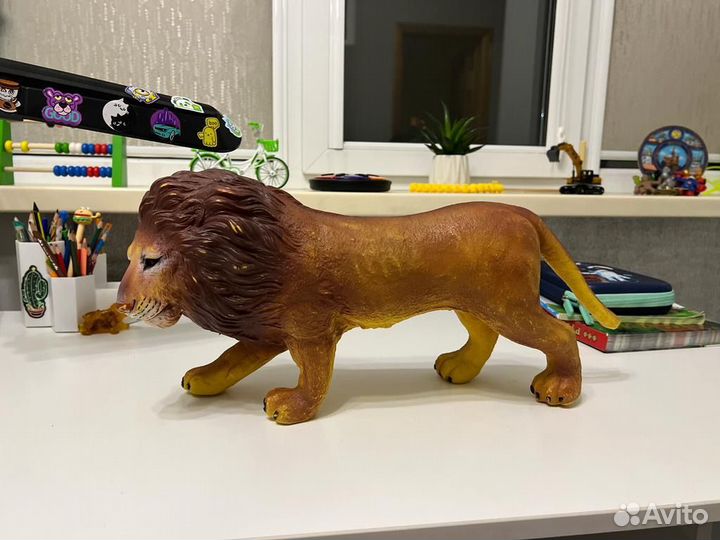 Большой мамонт, большой лев, большой носорог