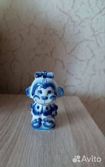 Статуэтка лебедь